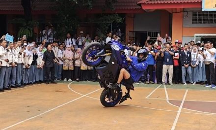 Toprak Razgatlioglu Unjuk Aksi Freestyle Di SMKN 39 Jakarta