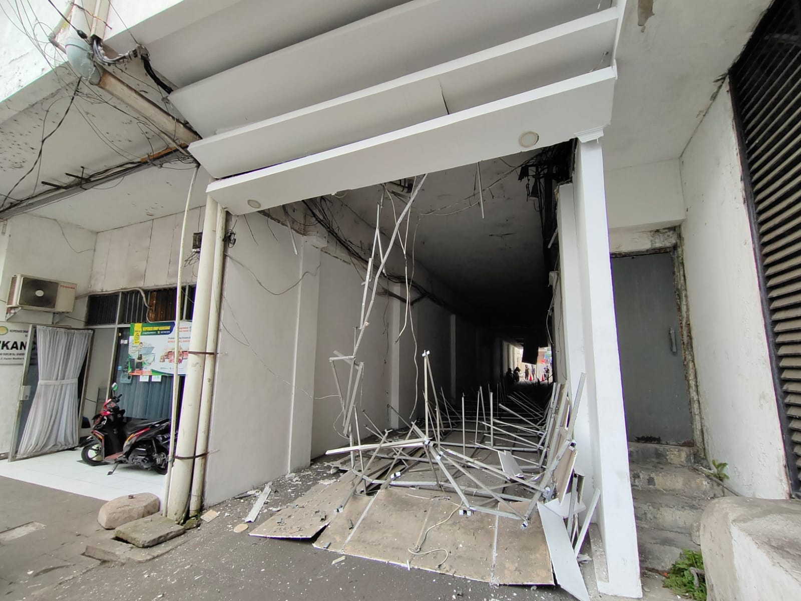 Insiden Pasar Di Bogor Plafon Bangunan Rubuh