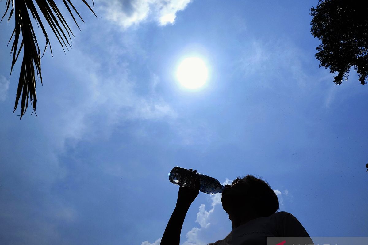 Cuaca Panas Berkepanjangan, Dokter Imbau Perbanyak Minum Air