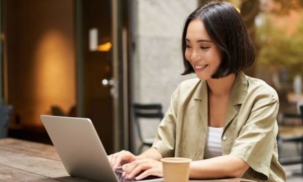 Cara Sederhana Mempraktikkan Mindfulness Disaat Rutinitas Kerja