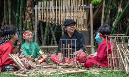 Budaya Lokal: Pentingnya Menjaga Tradisi Di Tengah Modernisasi