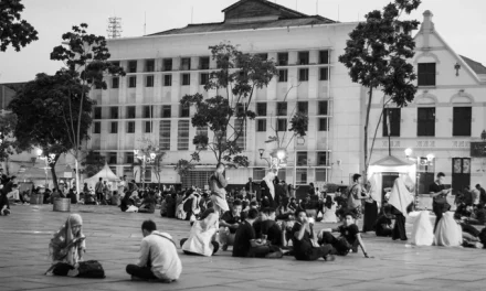 Jakarta Masa Ke Masa: Perubahan Kota, Kehidupan, Dan Budaya