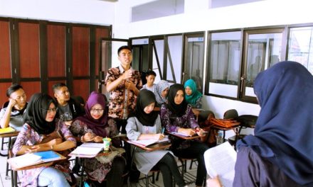 Cara Melatih Keberanian Berbicara Di Depan Banyak Orang