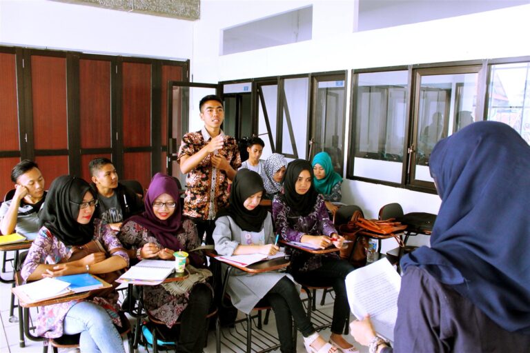 Cara Melatih Keberanian Berbicara Di Depan Banyak Orang