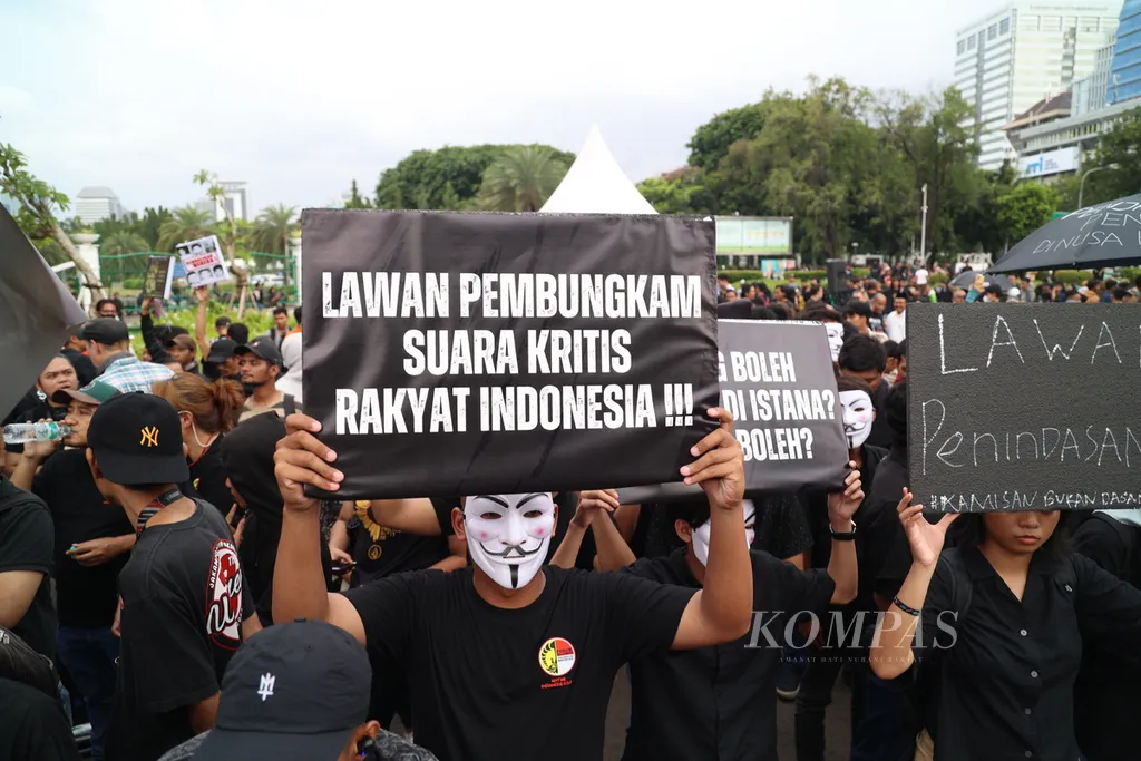 Demokrasi Dan Kebebasan Berpendapat: Hak Masyarakat Berkritik